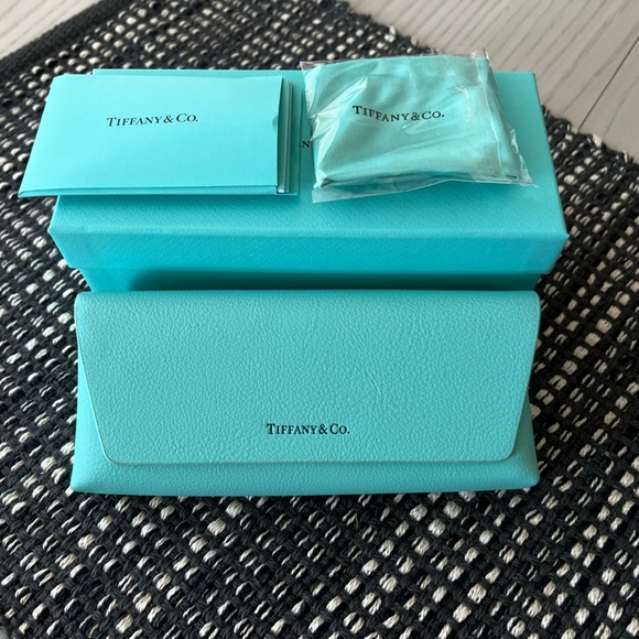 Tiffany sunglasses - Picture 2 of 6